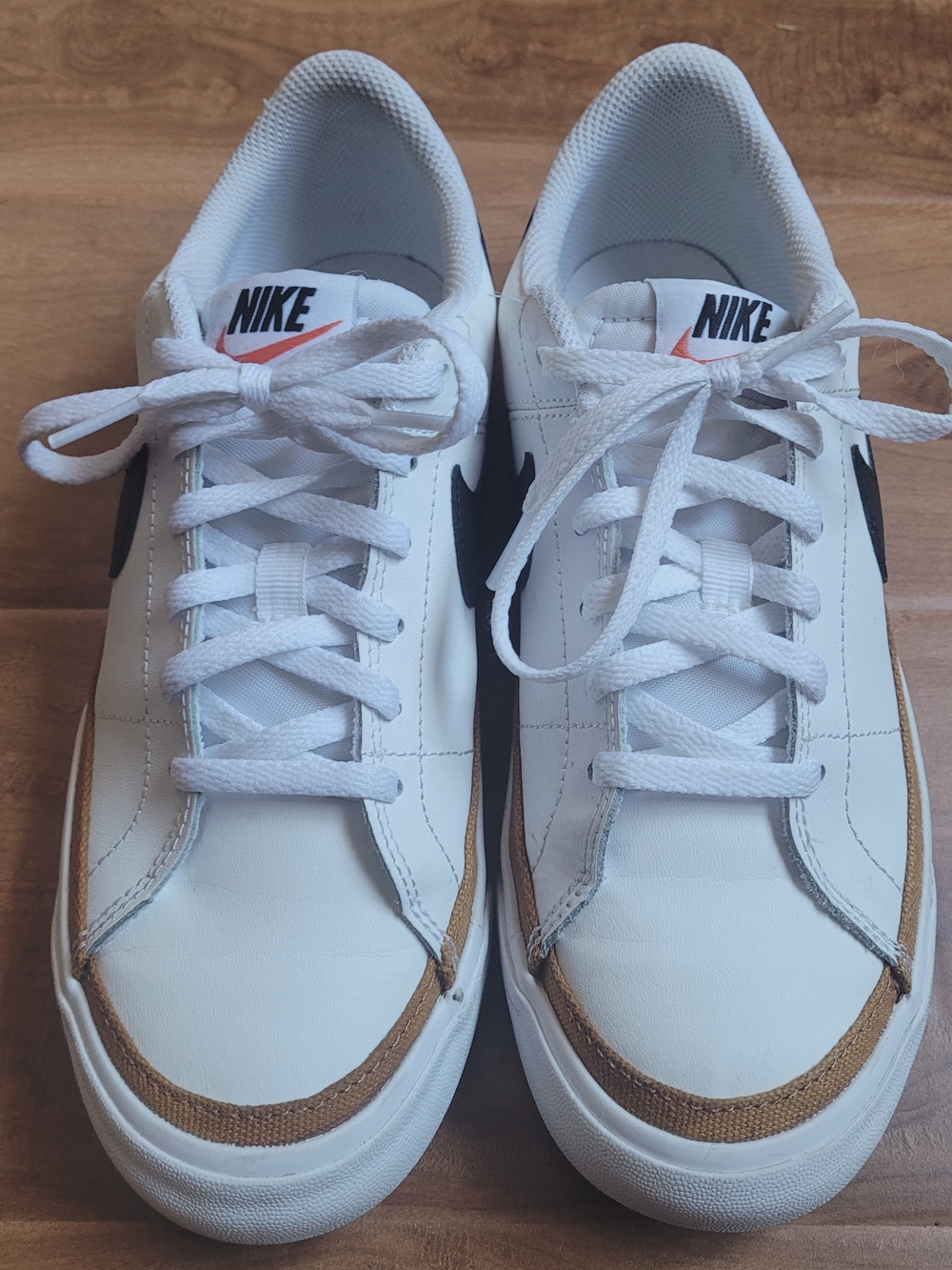 Excellent Condition - Nike Sneakers